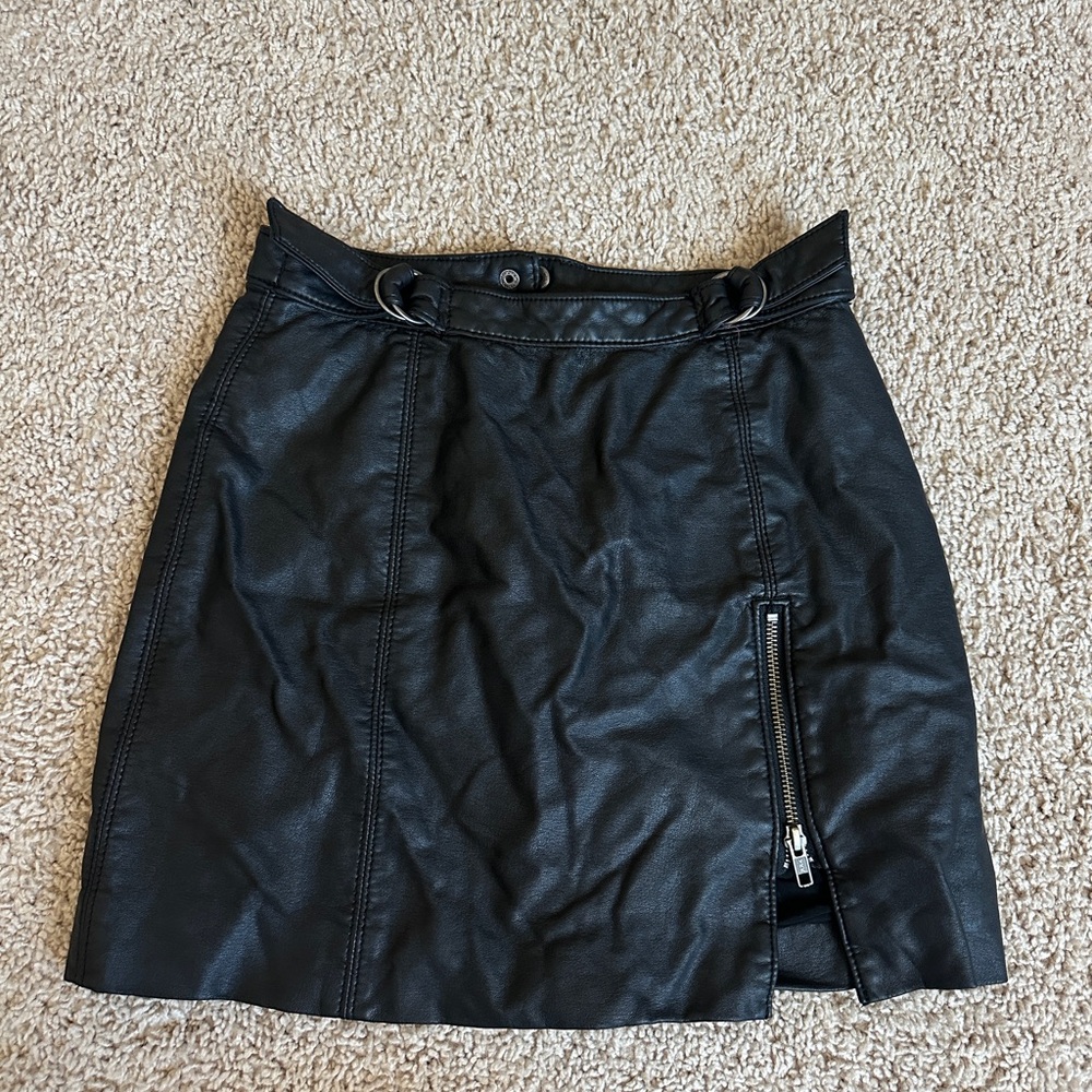 Free people leather skirt (pleather) size 0